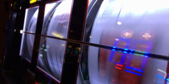 A Comprehensive Guide to Slot Machine Reels: Understanding Mechanics, Strategies, and Tips for Online Gamblers